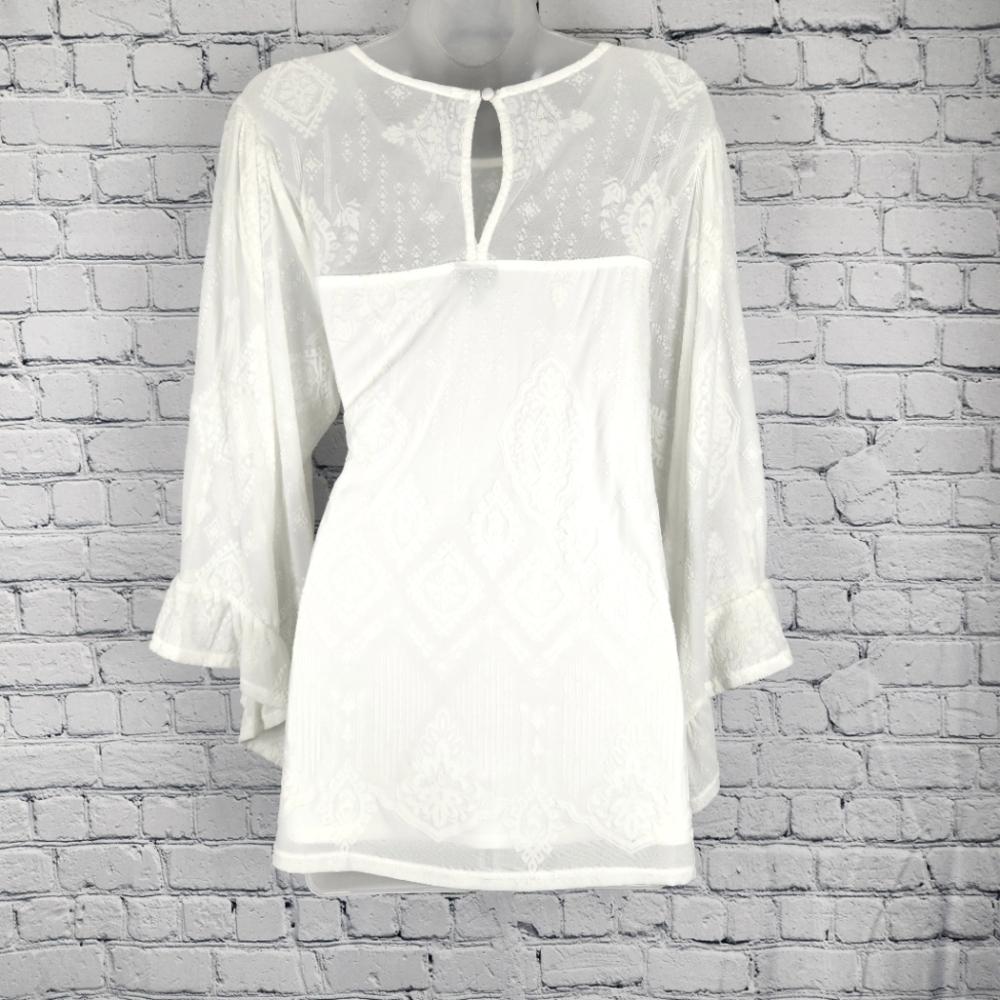 Torrid Size 0 Flocked Lace Bell Sleeve Top - Picture 2 of 8